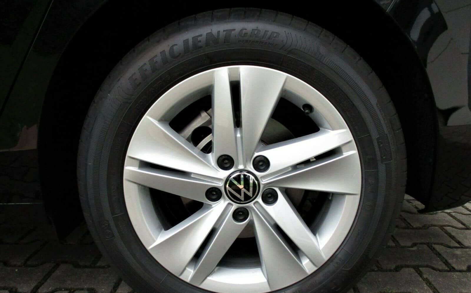 Volkswagen Golf VIII 1.5 TSI Life Navi / PDC foto 14