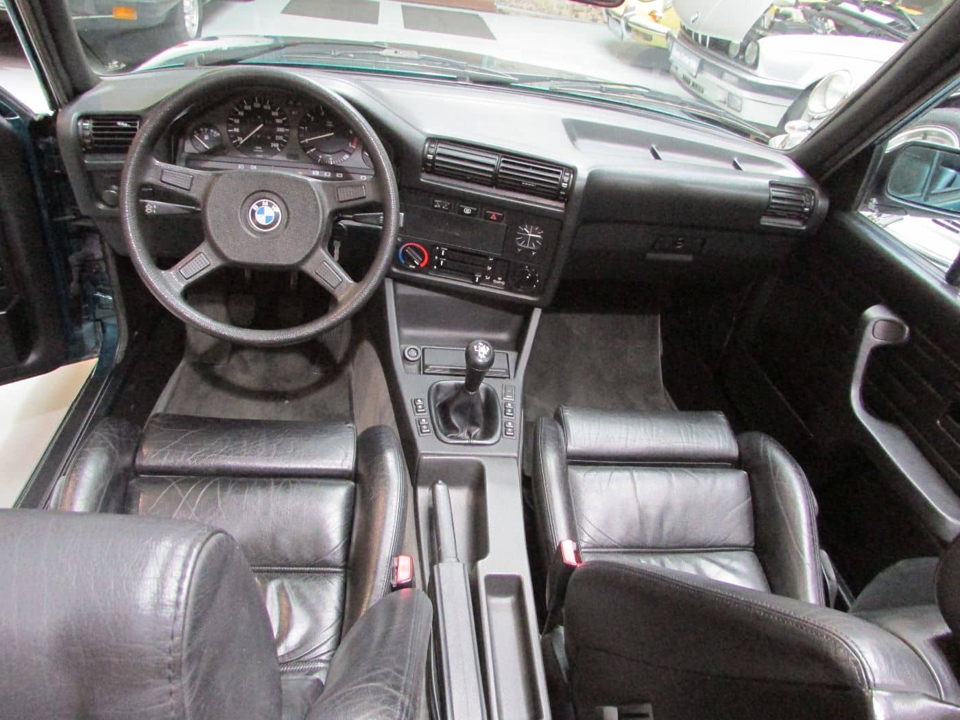 BMW 318i E30 1992 Cabriolet wenig Km seltene Farbe foto 17