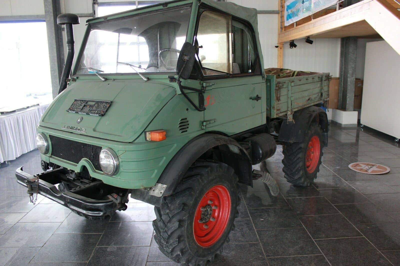 Mercedes-Benz Unimog 421 Cabrio foto 1