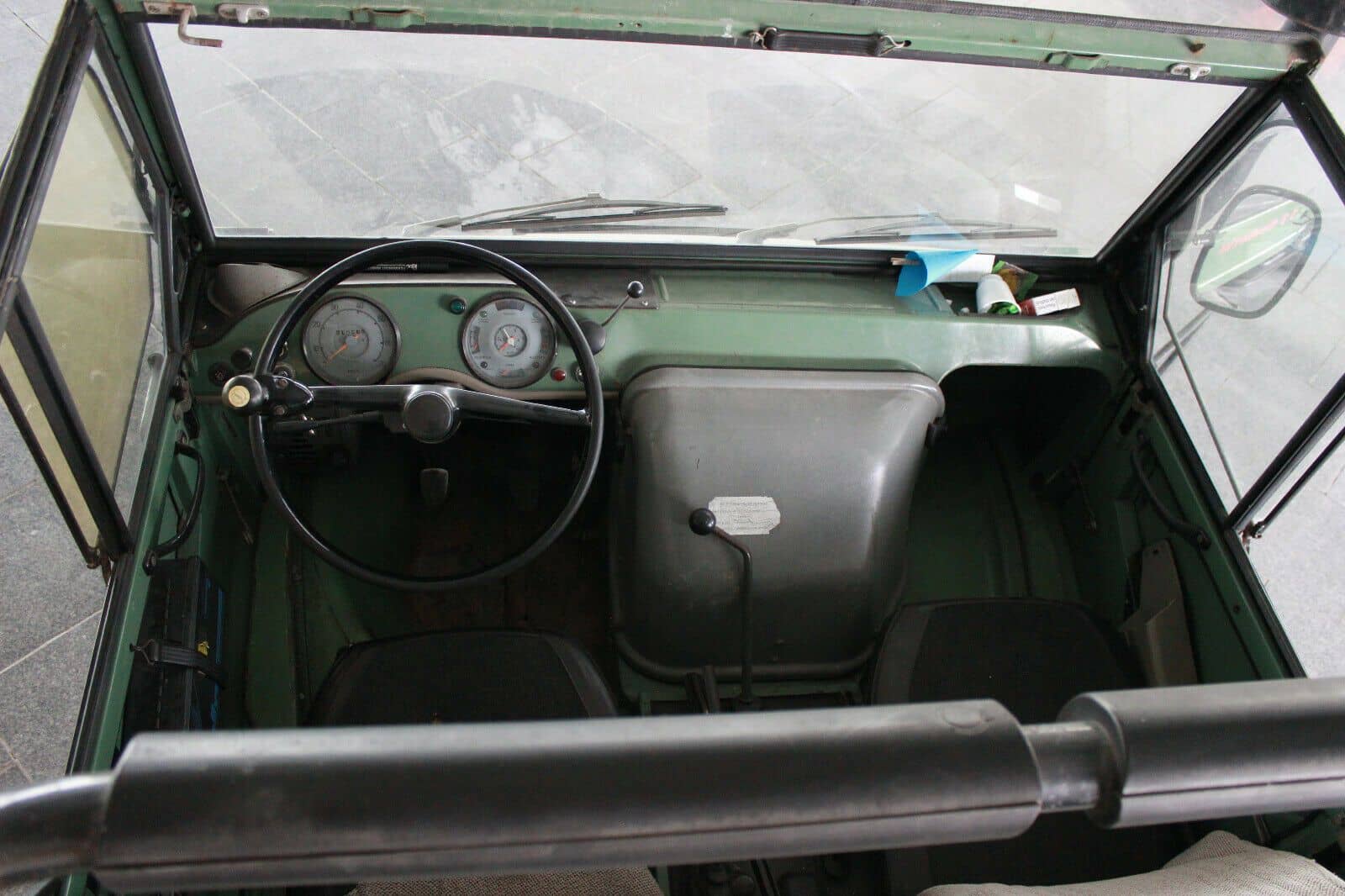 Mercedes-Benz Unimog 421 Cabrio foto 16