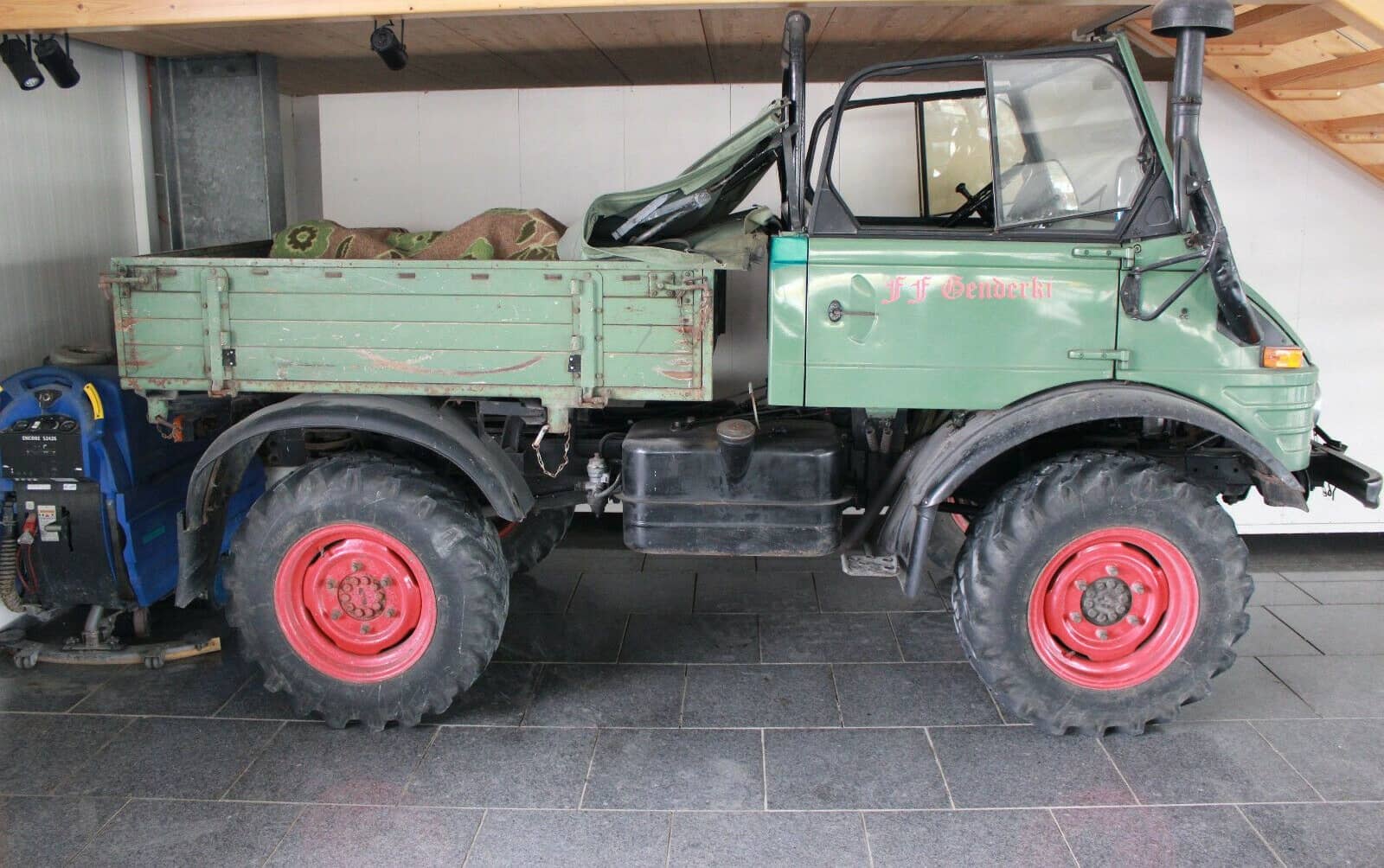 Mercedes-Benz Unimog 421 Cabrio foto 20