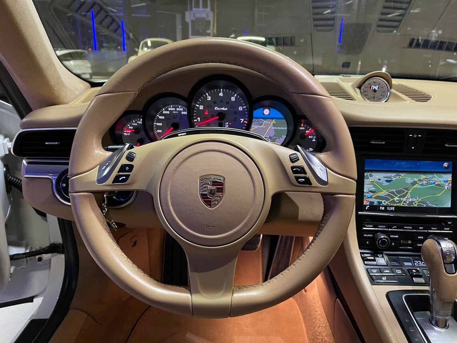 Porsche 911 Turbo 1H DE-AUTO BURMESTER CHRONO 18WEGE CAM foto 10