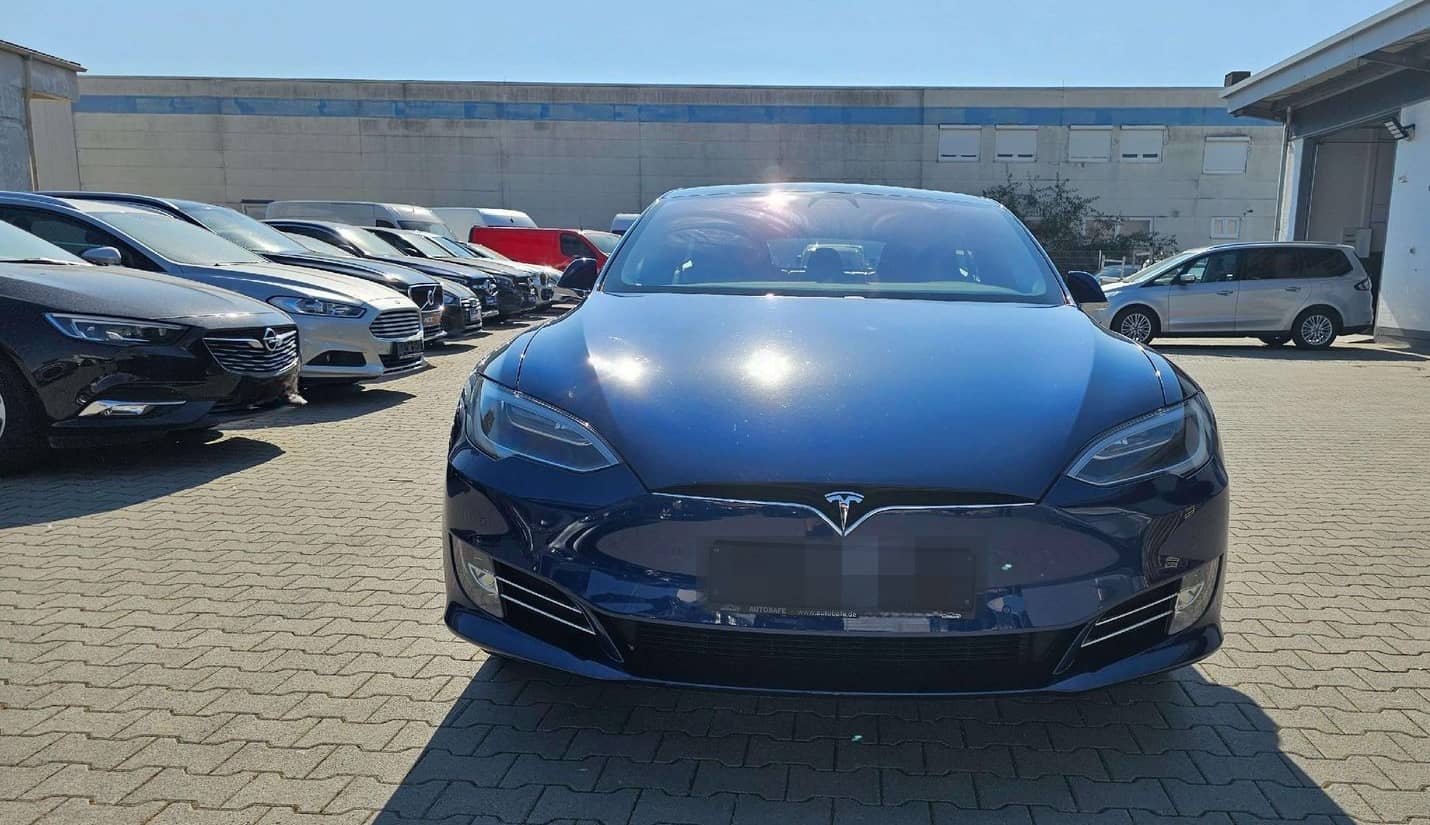 Tesla Model S 75 foto 2
