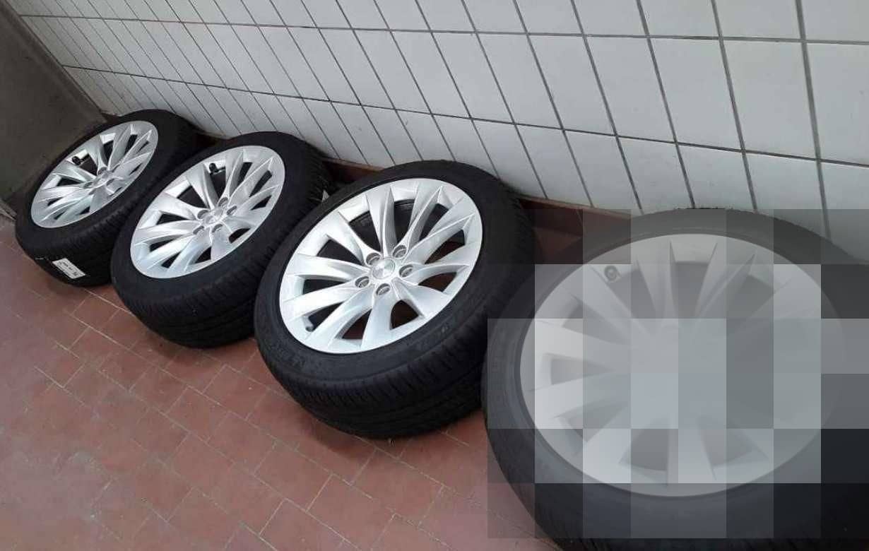 Tesla Model S 75 foto 15