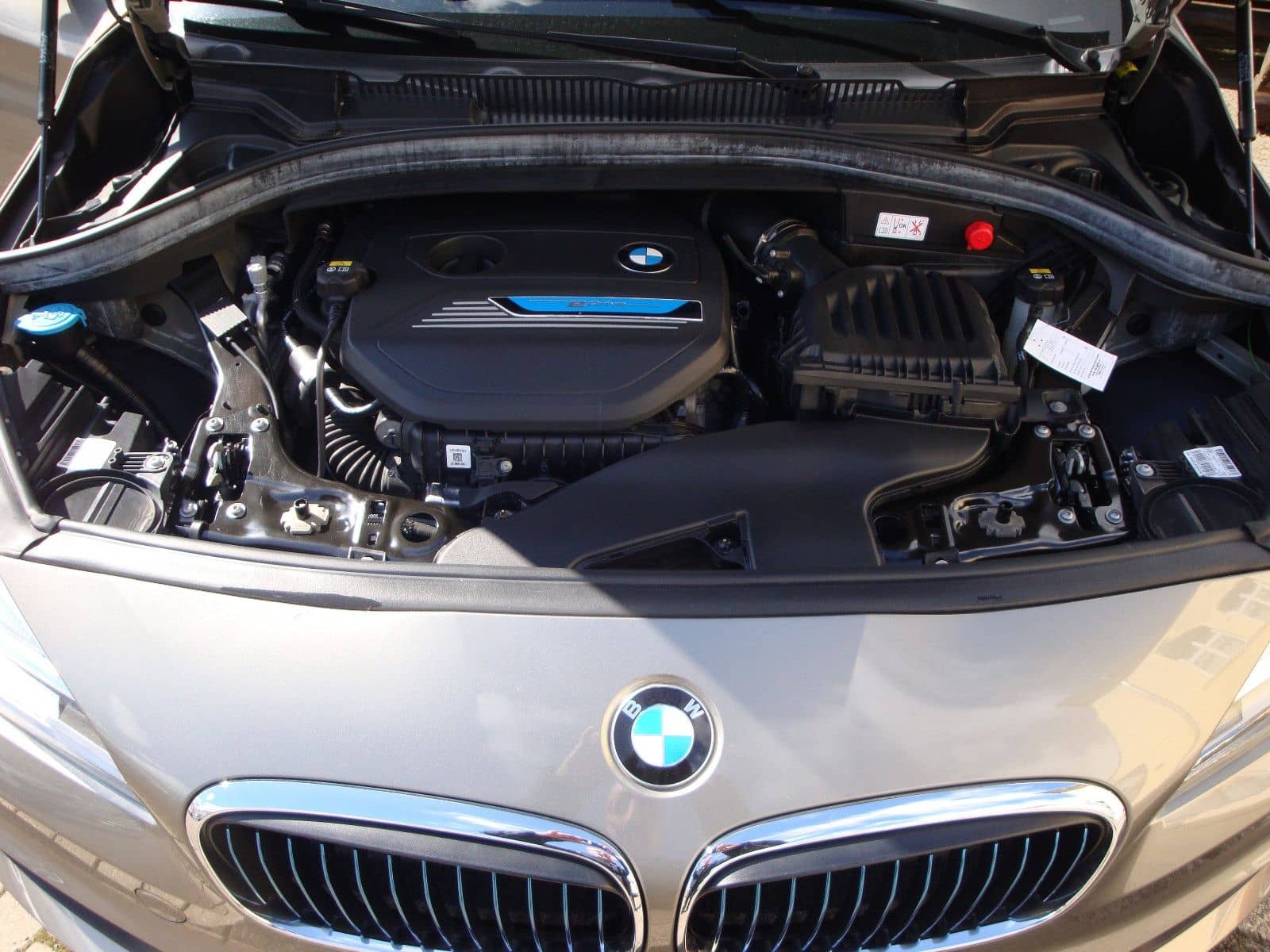 BMW 225 Baureihe 2 Active Tourer 225 xe Advantage foto 14