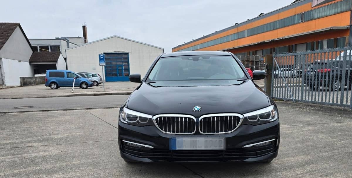 BMW 5 Lim. 530 d Aut. Navi Leder foto 3