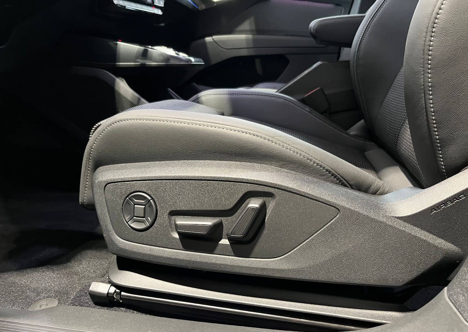 Audi Q4 e-tron foto 13