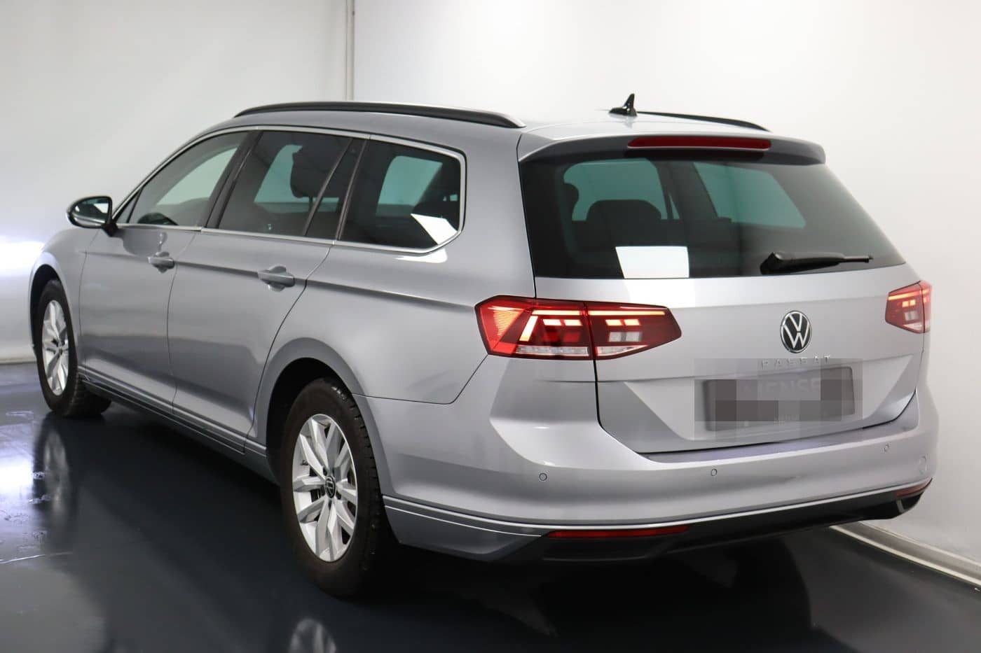 Volkswagen Passat Variant 1.5 TSI DSG Business Navi LED ACC foto 4