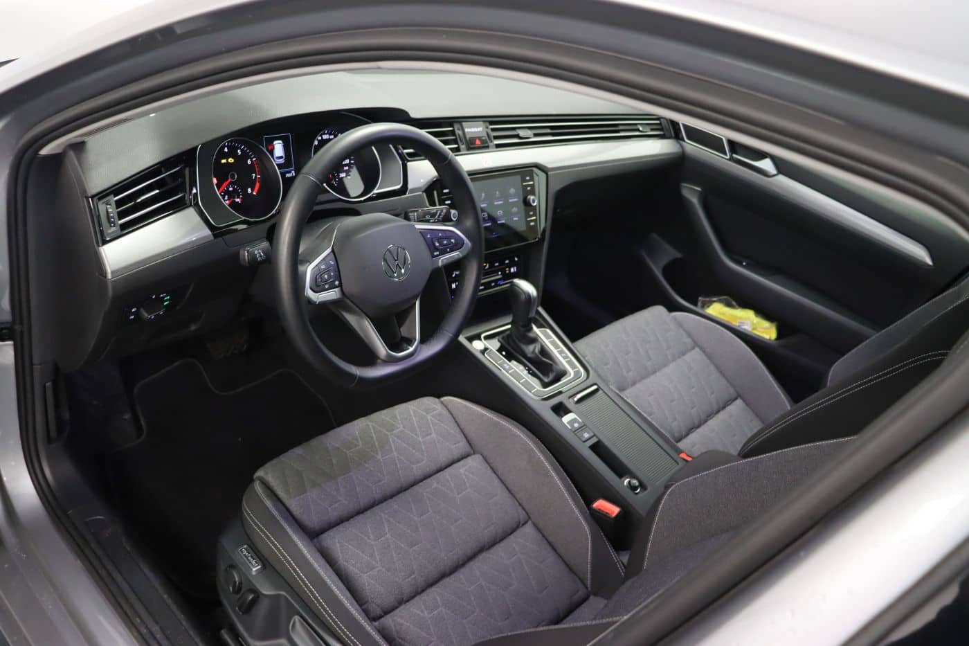 Volkswagen Passat Variant 1.5 TSI DSG Business Navi LED ACC foto 8