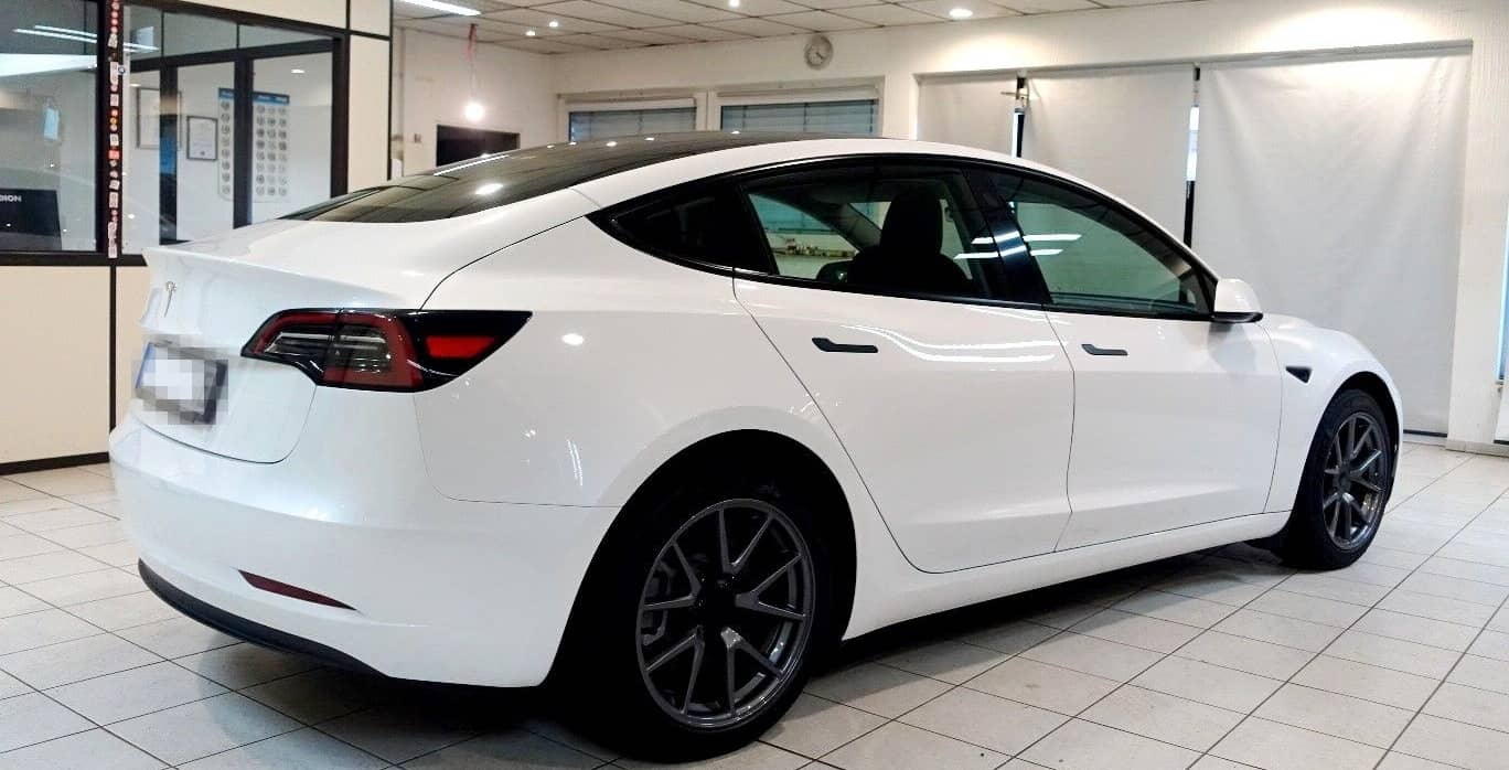 Tesla Model 3+AHK nahezu neu kaufen auch Tesla an foto 5