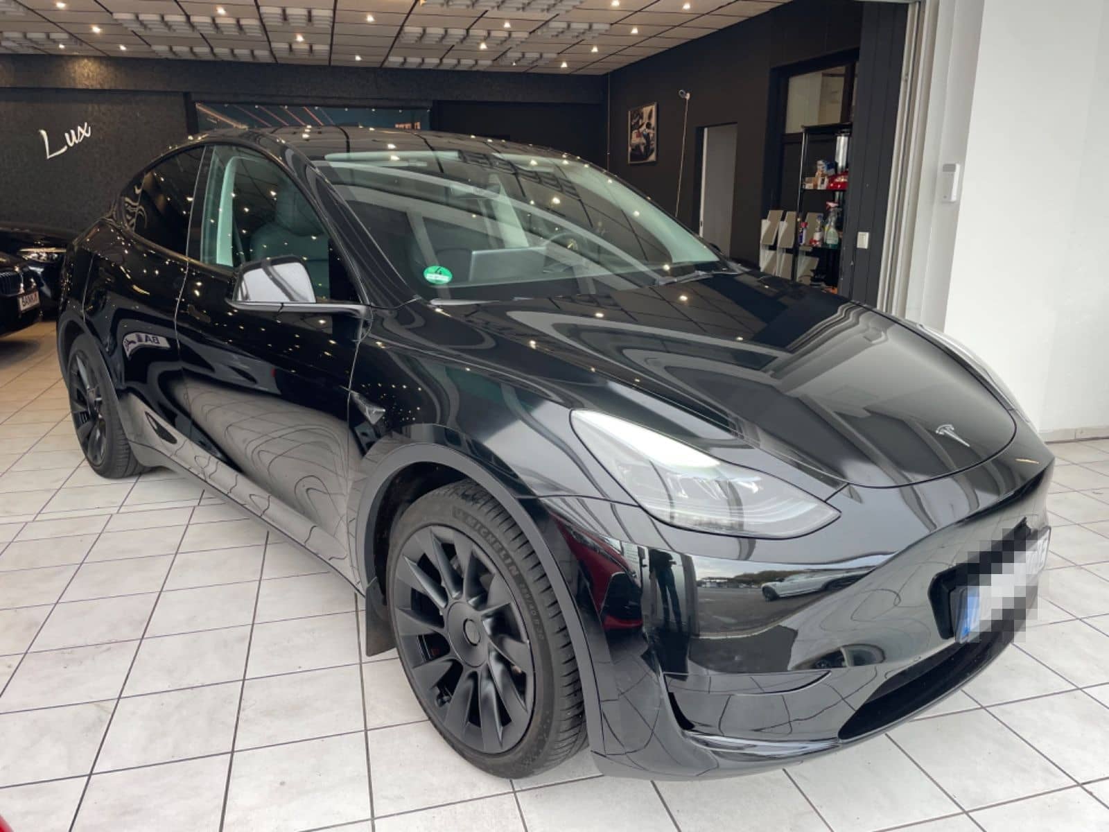 Tesla Model Y Basis RWD Garantie 1.Hand foto 2