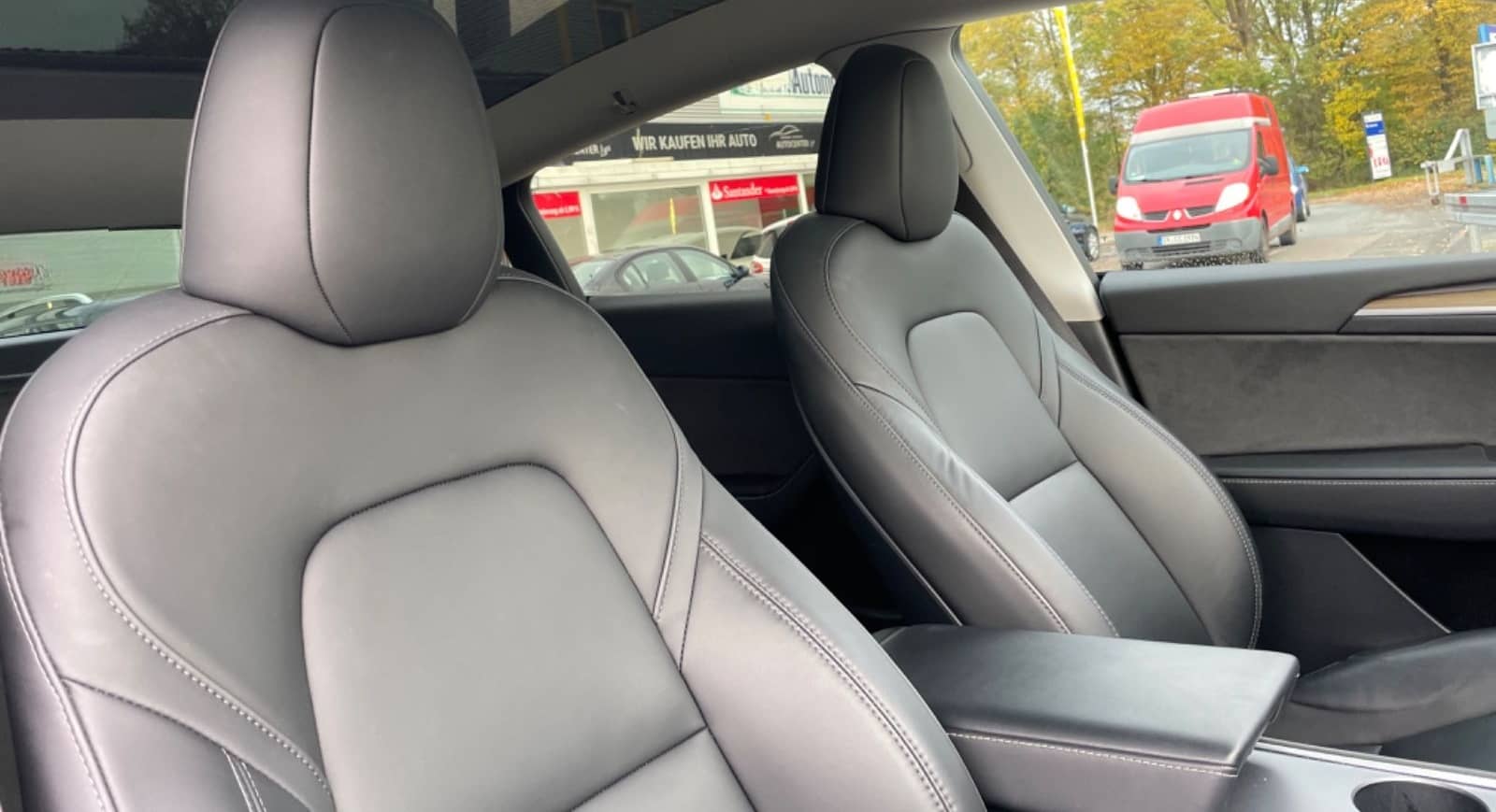 Tesla Model Y Basis RWD Garantie 1.Hand foto 11