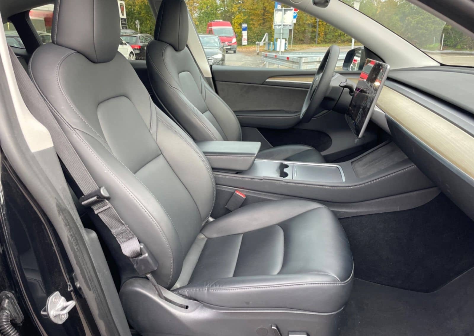 Tesla Model Y Basis RWD Garantie 1.Hand foto 13