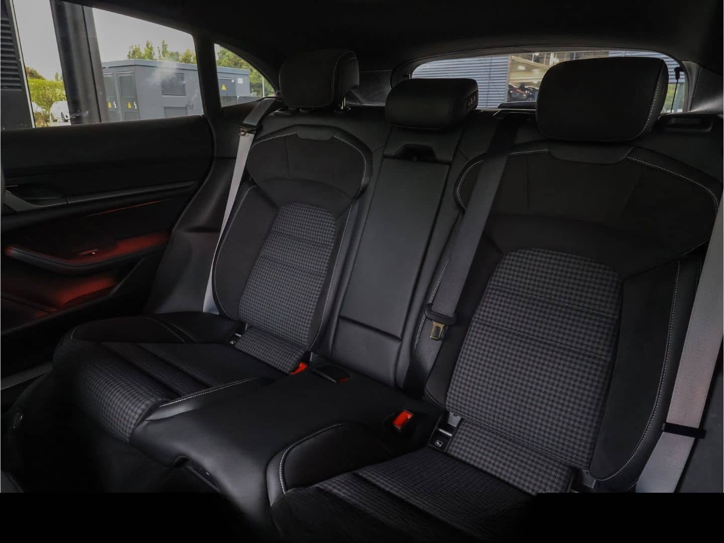 Porsche Taycan Sport Turismo BOSE, HD-Matrix, Panoramada foto 22