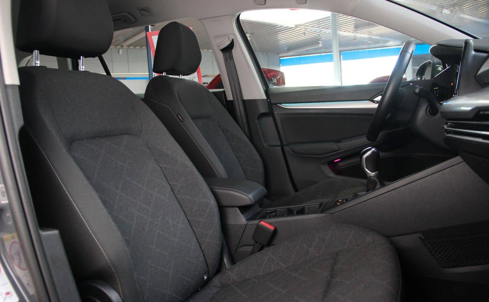 Volkswagen Golf 8 Life 1.5 TSI LED AHK Nav ACC LaneASS LED foto 8