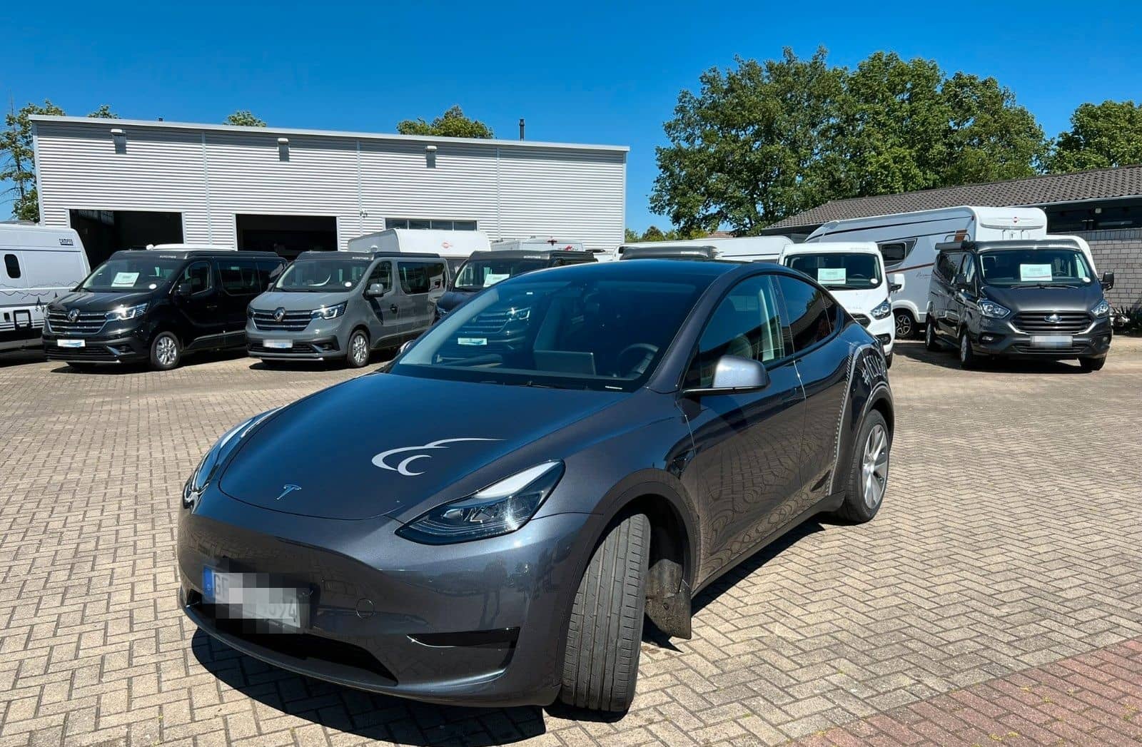 Tesla Model Y 2023 Europe Standard Range foto 3