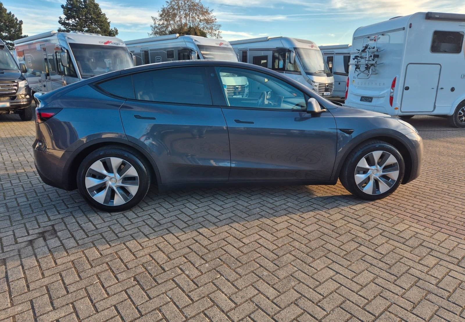 Tesla Model Y 2023 Europe - Anhängerkupplung foto 11