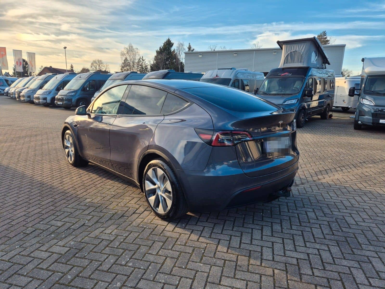Tesla Model Y 2023 Europe - Anhängerkupplung foto 8