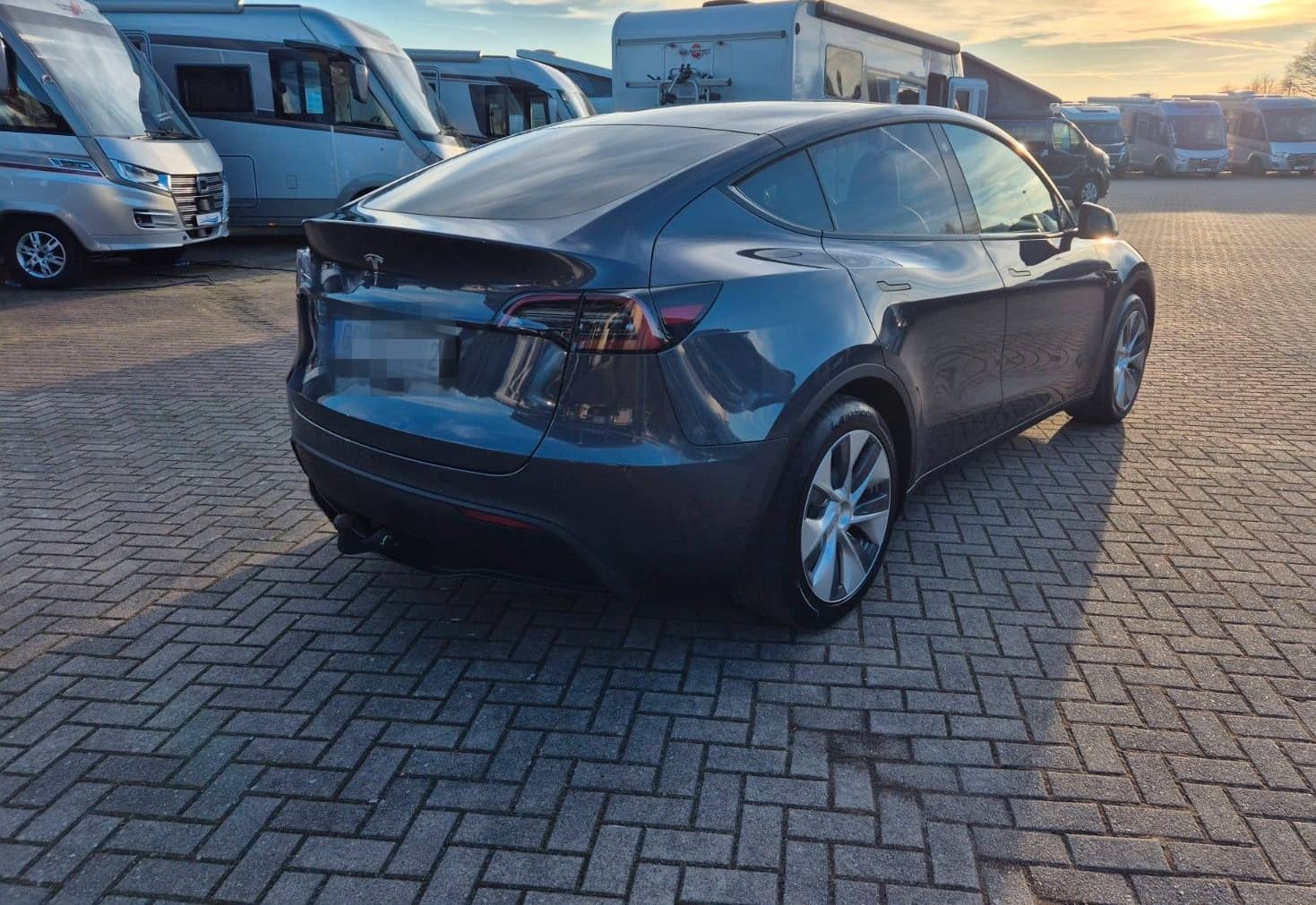 Tesla Model Y 2023 Europe - Anhängerkupplung foto 10