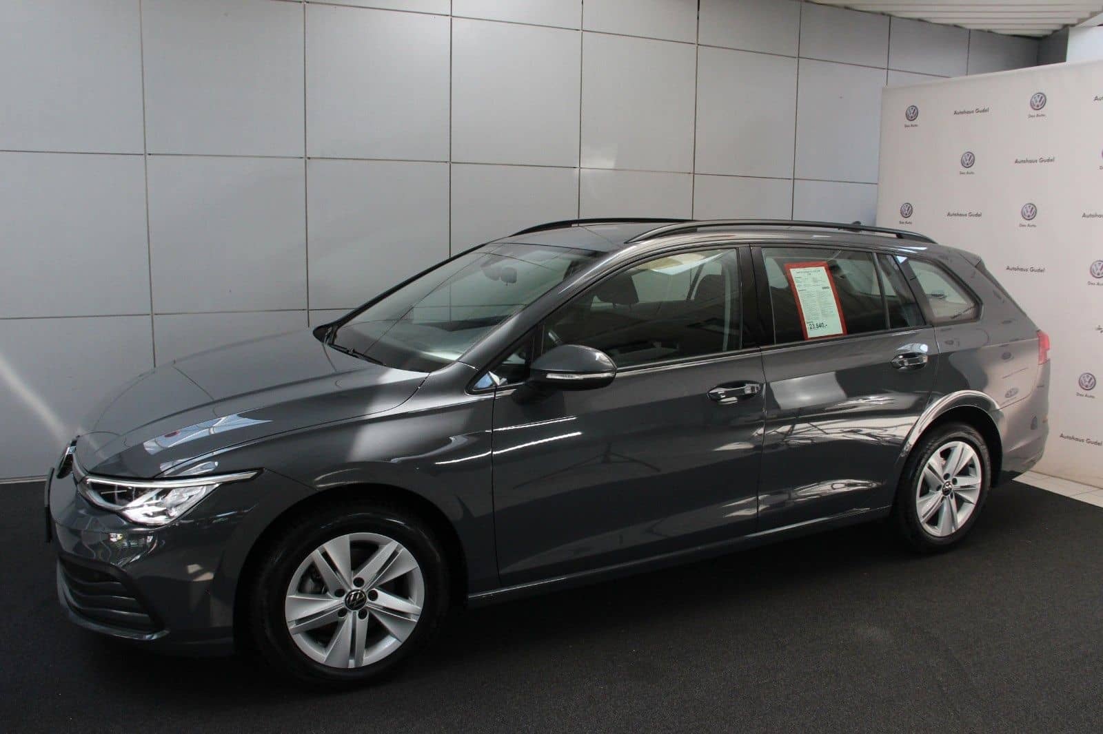 Volkswagen Golf 8 1.5 TSI"Life"LED AHK Nav LaneASS App foto 4