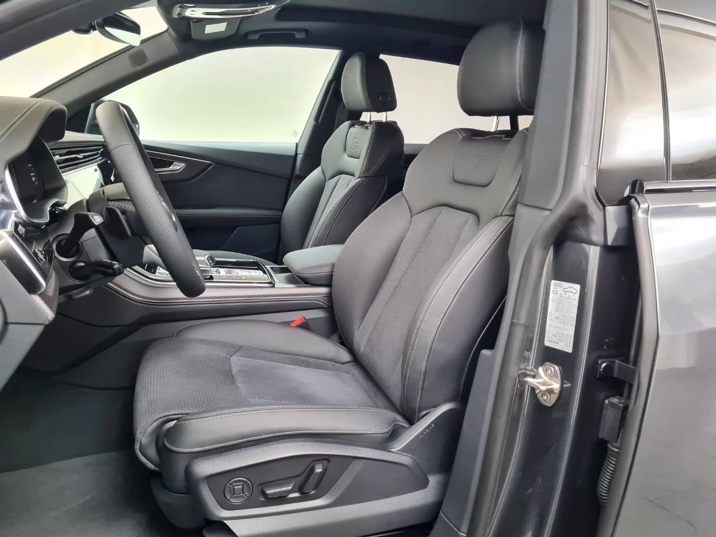 Audi Q8 SUV 50 TDI quattro Luft Laser Pano ACC foto 9