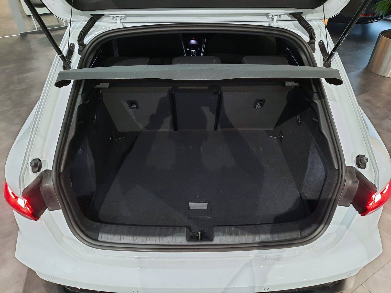 Audi A3 Sportback S-Line TFSI S-tronic *AHK*Panodach* foto 8