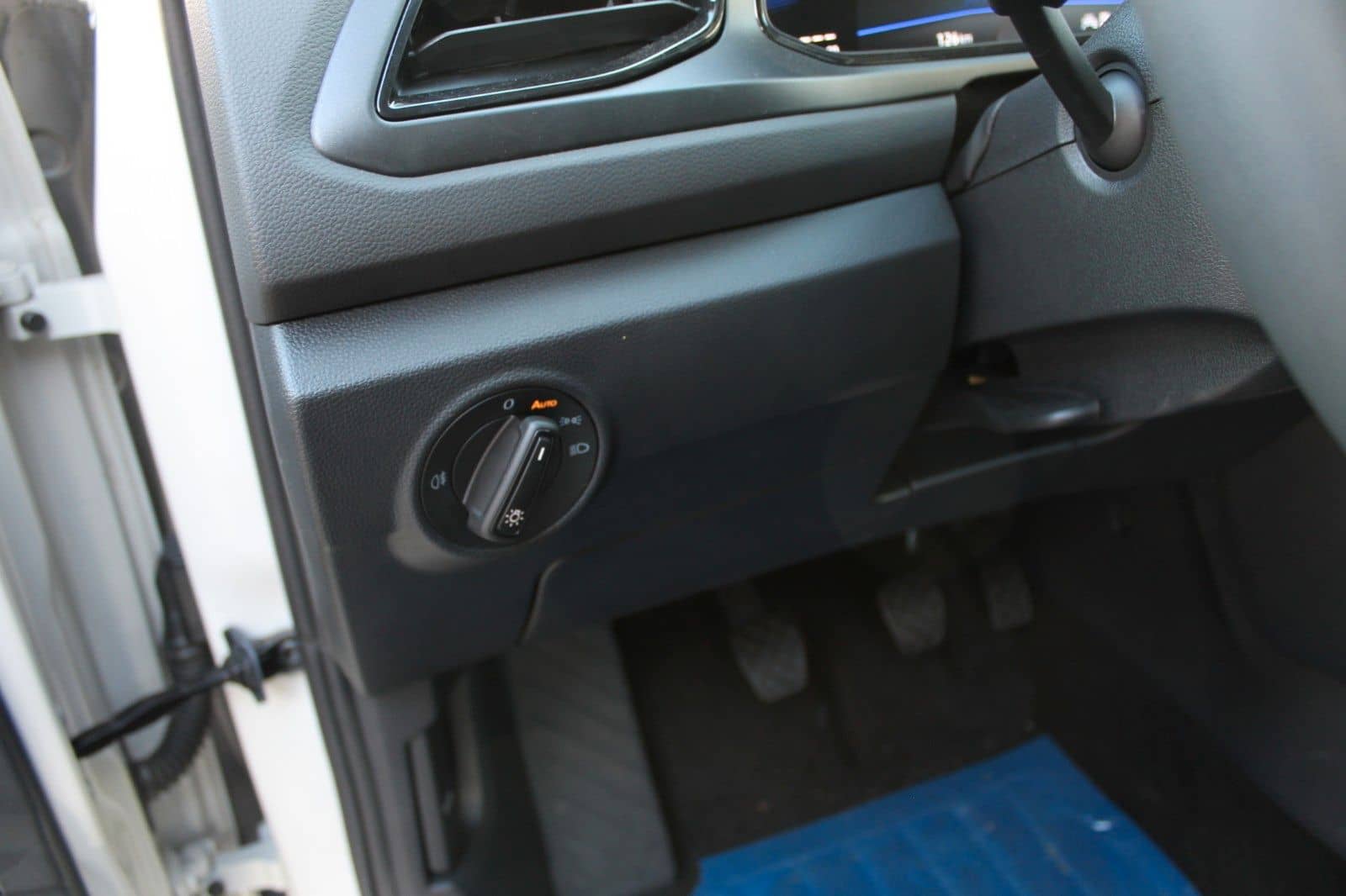 Volkswagen T-Roc 1,0 TSi - Klima-PDC-Navi(App-Connect) foto 13