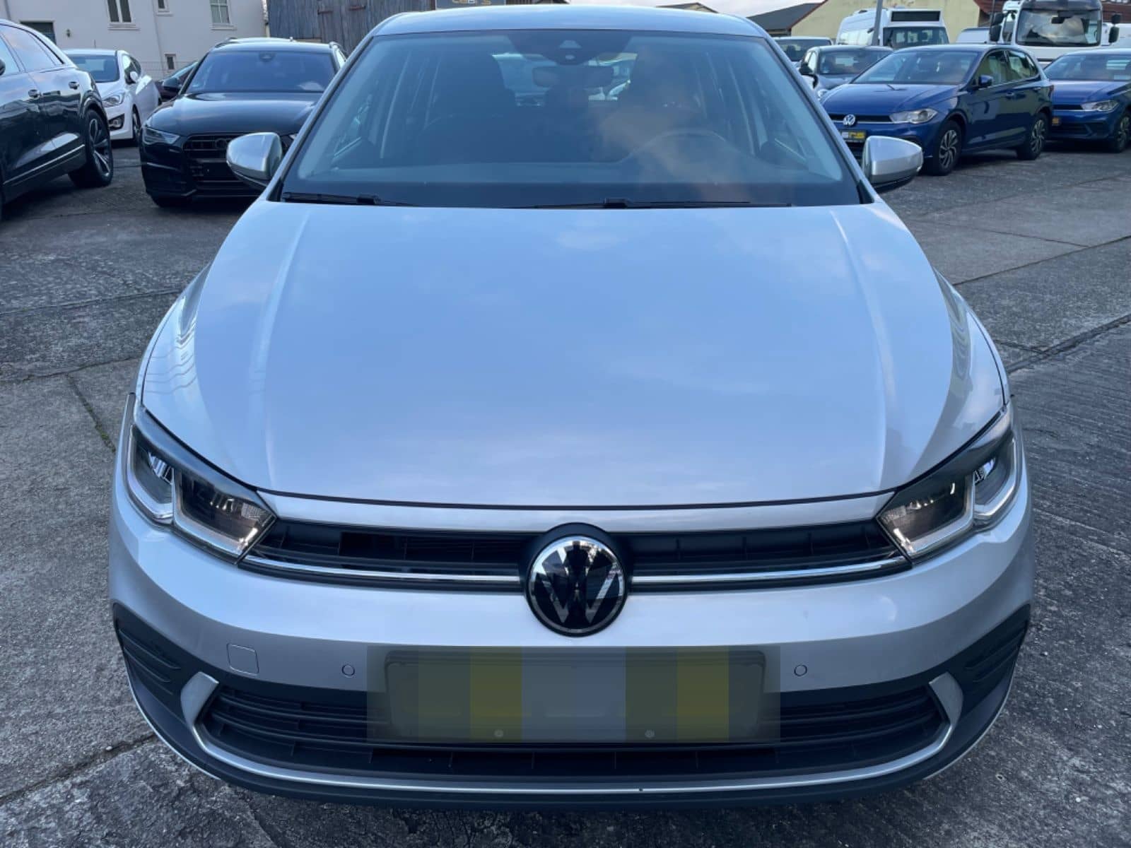 Volkswagen Polo VI Life LED / ACC / PDC foto 2