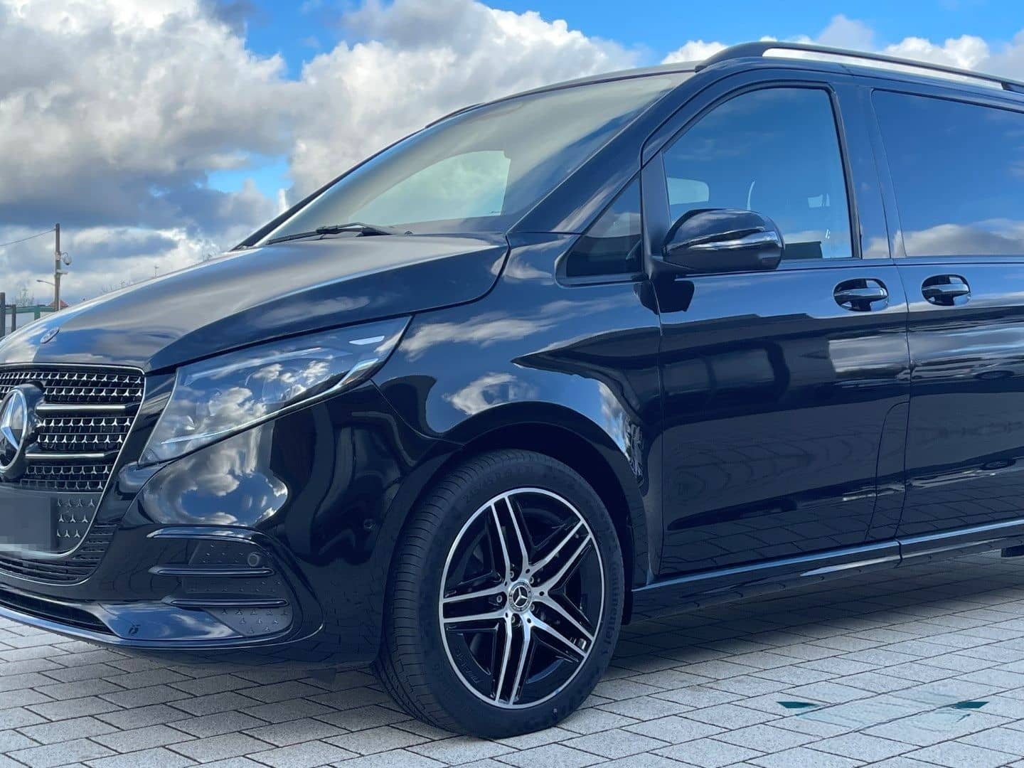 Mercedes-Benz V 300 d AMG EXCLUSIVE EDITION 4MATIC lang Voll V foto 2