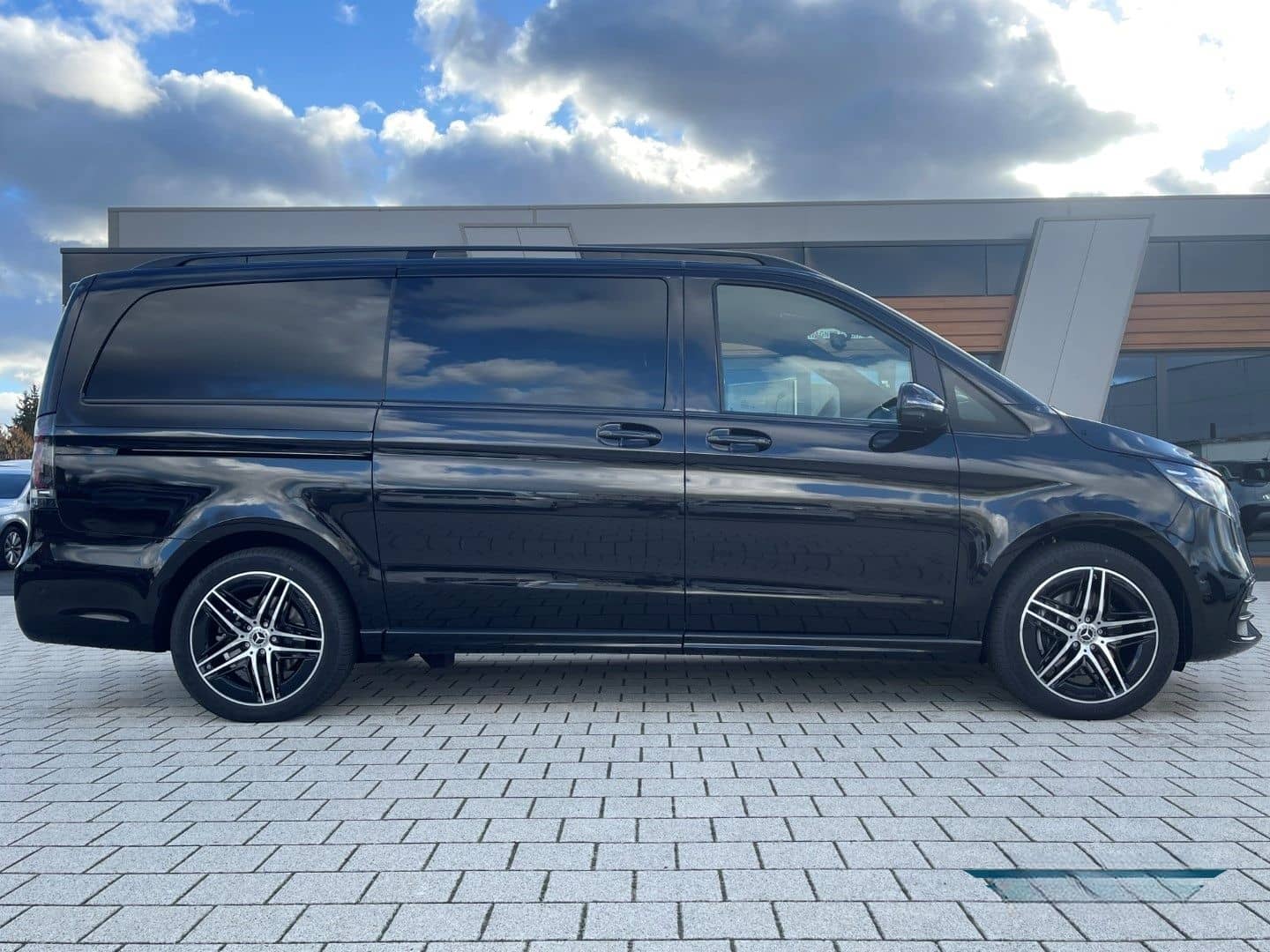 Mercedes-Benz V 300 d AMG EXCLUSIVE EDITION 4MATIC lang Voll V foto 13