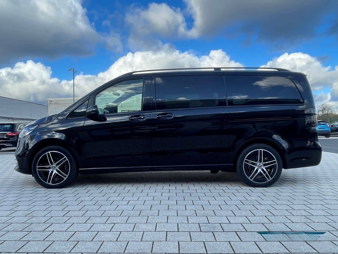 Mercedes-Benz V 300 d AMG EXCLUSIVE EDITION 4MATIC lang Voll V foto 5