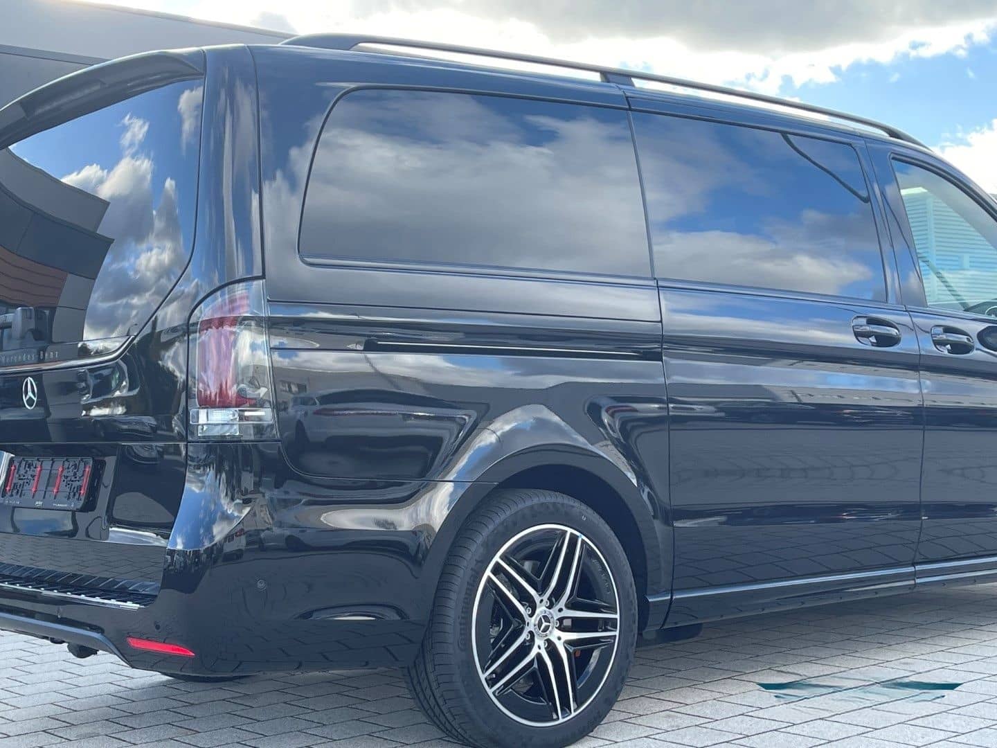 Mercedes-Benz V 300 d AMG EXCLUSIVE EDITION 4MATIC lang Voll V foto 7