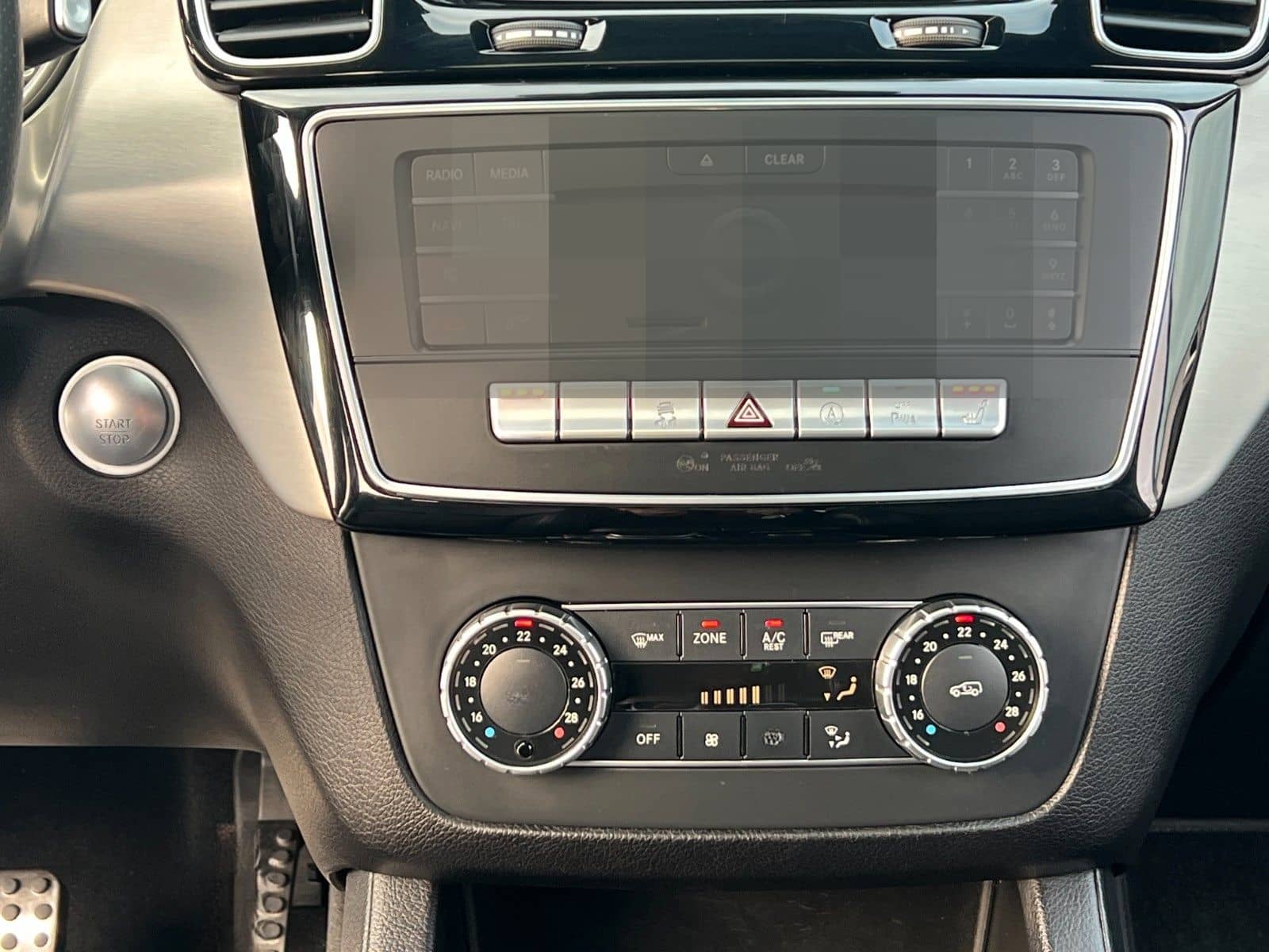 Mercedes-Benz GLE 350 4M AMG-LINE COMAND SCHIEBED. LED KEYLESS foto 18