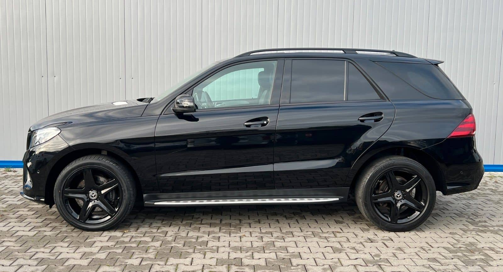 Mercedes-Benz GLE 350 4M AMG-LINE COMAND SCHIEBED. LED KEYLESS foto 5
