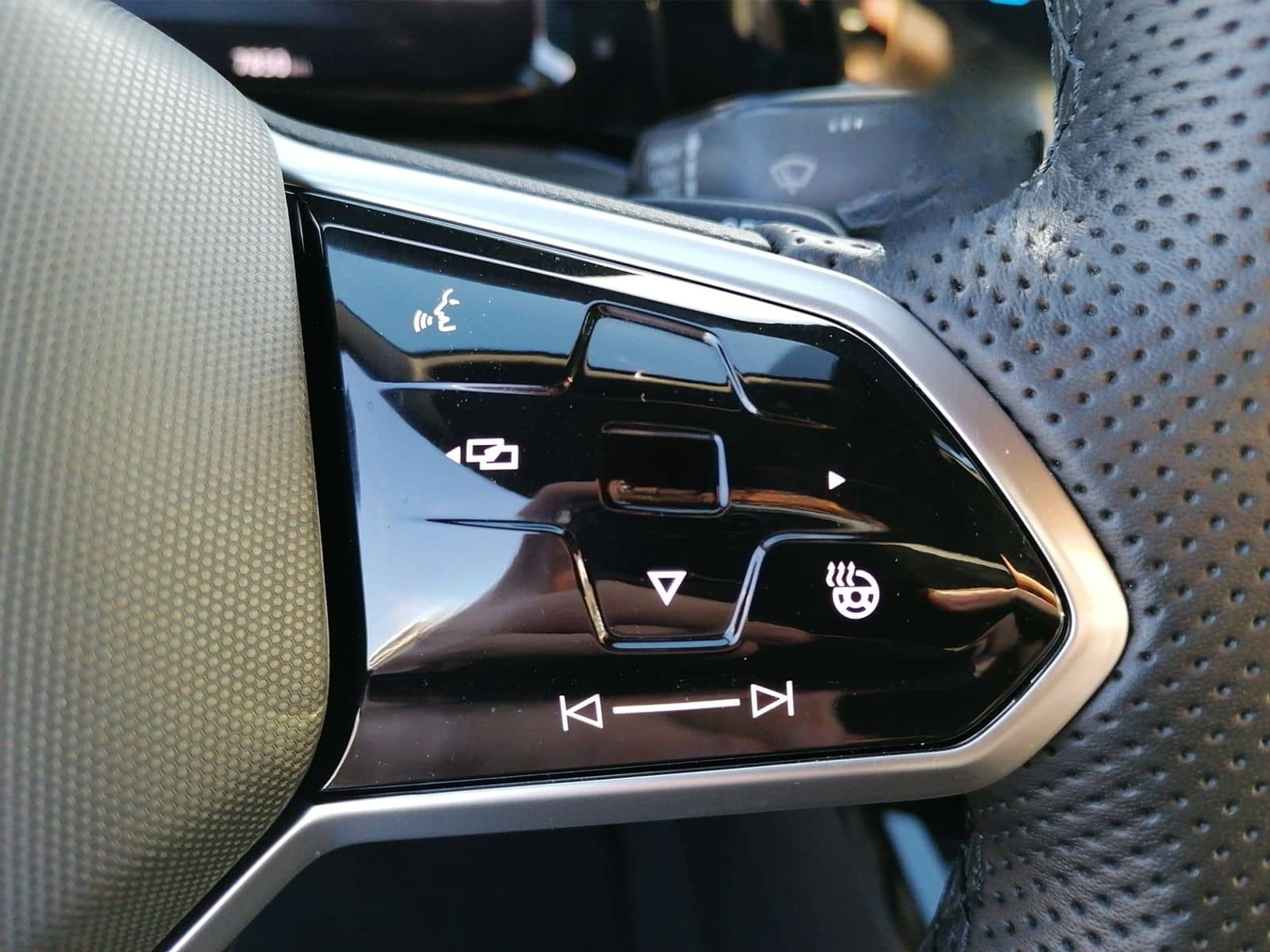 Volkswagen Golf VIII GTD 2.0 TDI DSG PANO+HARMAN+19"ALU foto 12