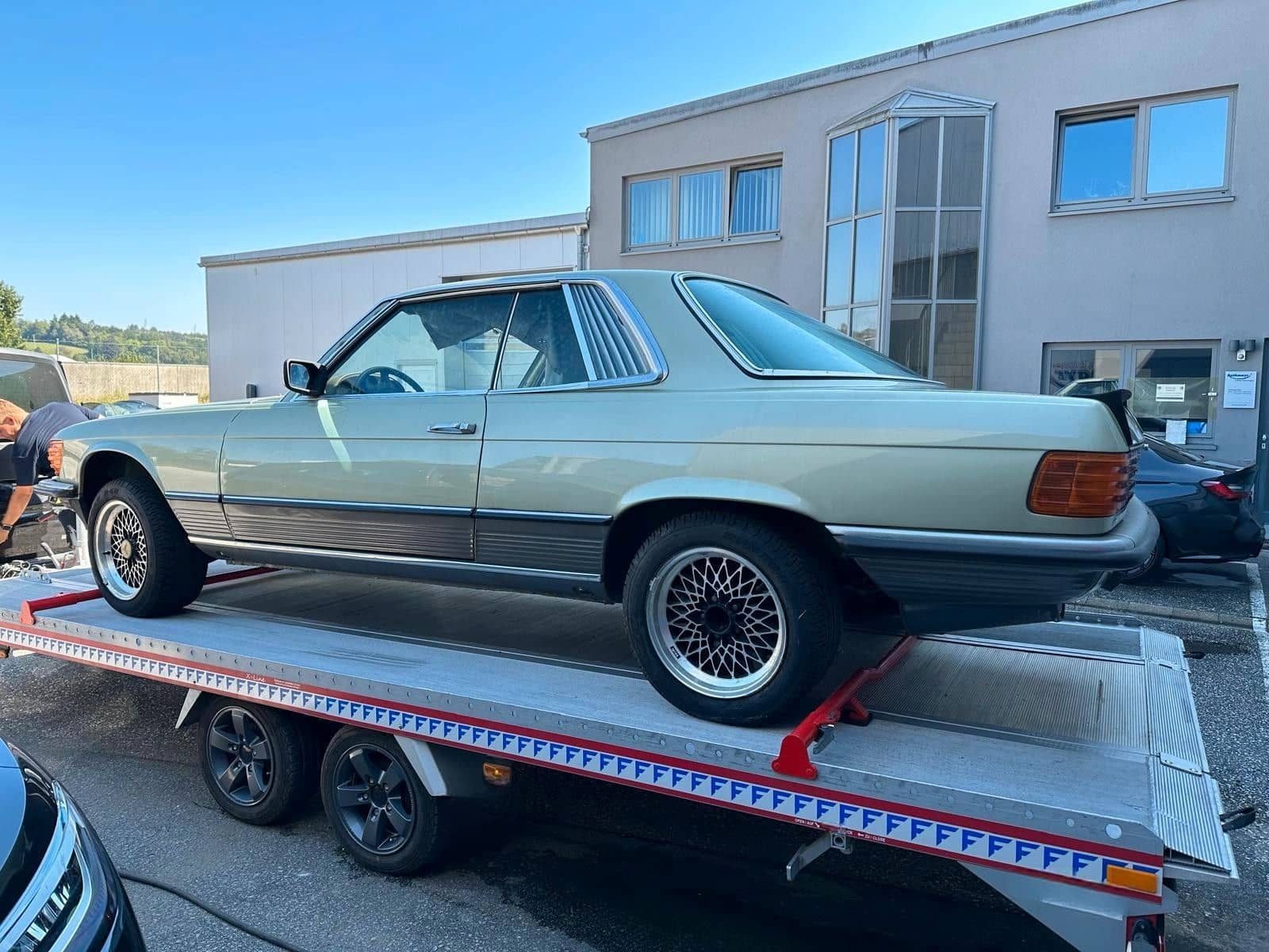 Mercedes-Benz W107 450 SLC 5.0 foto 2