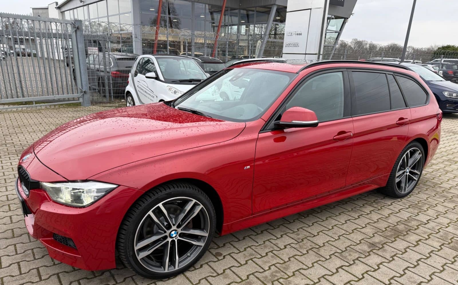 BMW 320d  Touring  xDrive M Sport Shadow foto 2