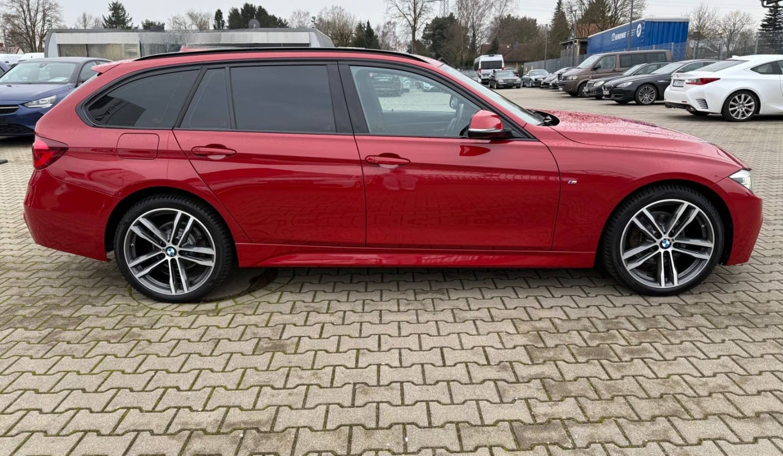 BMW 320d  Touring  xDrive M Sport Shadow foto 5