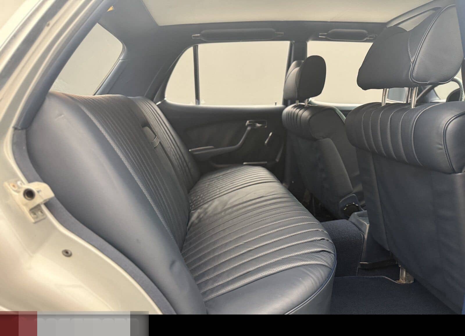 Mercedes-Benz 450 SE Limousine W116 foto 14