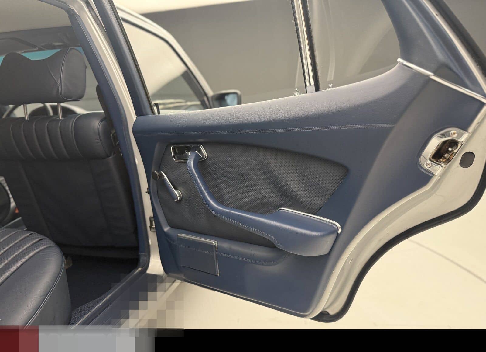 Mercedes-Benz 450 SE Limousine W116 foto 15