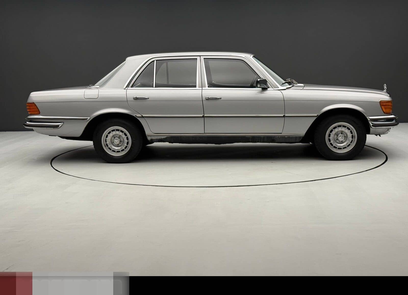 Mercedes-Benz 450 SE Limousine W116 foto 4