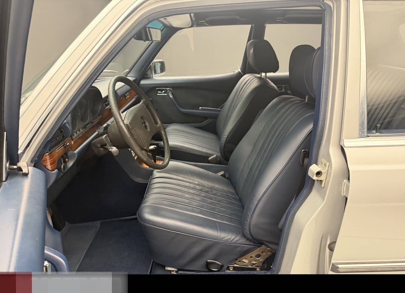 Mercedes-Benz 450 SE Limousine W116 foto 8