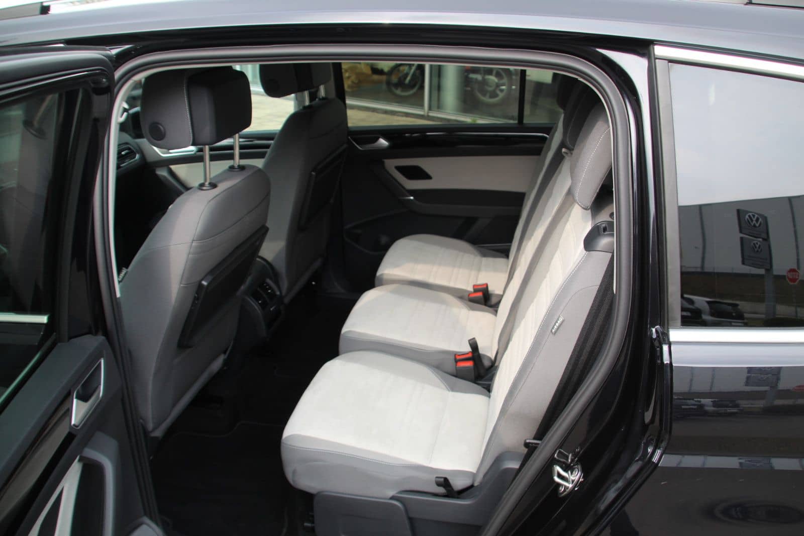 Volkswagen Touran Highline TDI DSG  7Si+AHK+Kamera+Ganzj foto 10