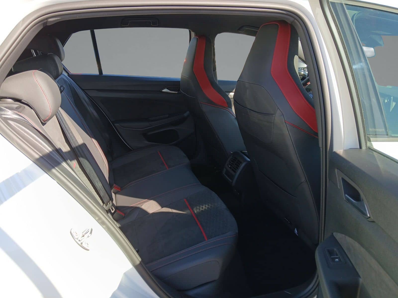 Volkswagen Golf VIII GTI Clubsport 2.0 TSI DSG+LED+KAMERA foto 12