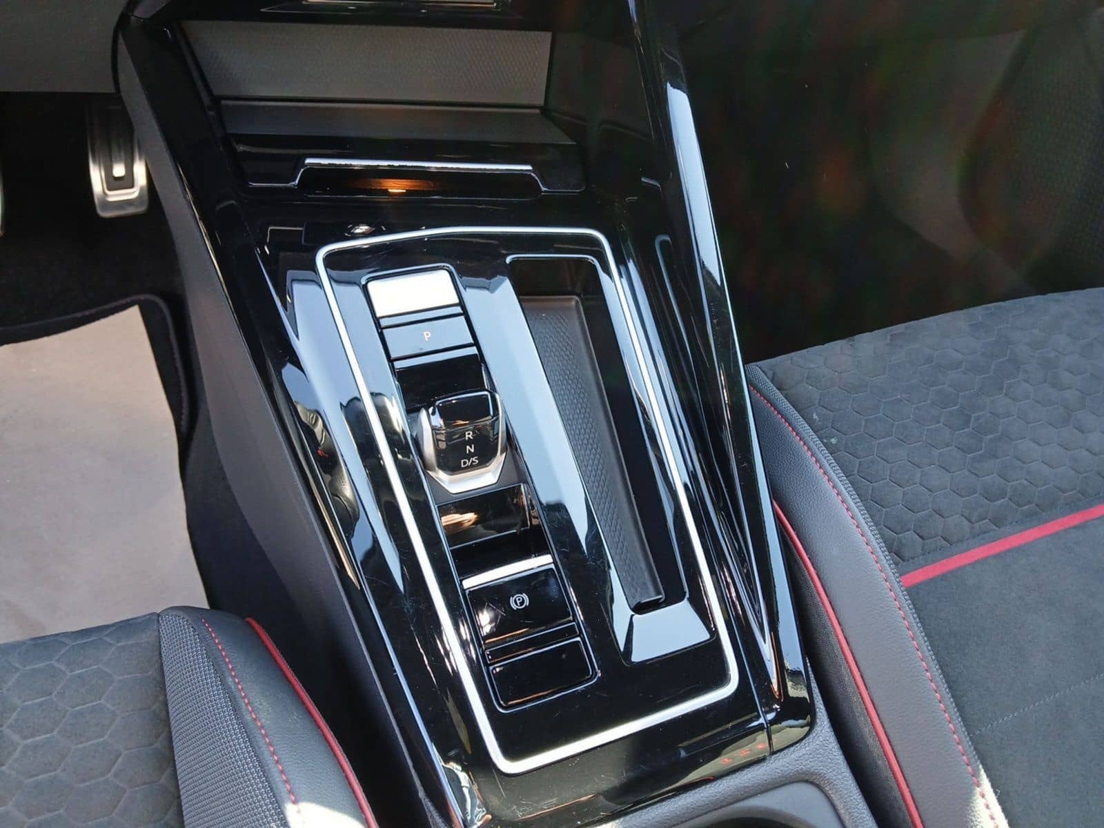 Volkswagen Golf VIII GTI Clubsport 2.0 TSI DSG+LED+KAMERA foto 15