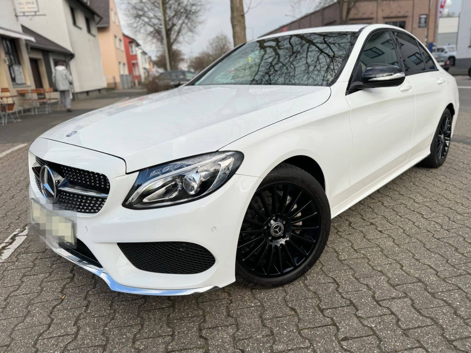 Mercedes-Benz C 180 CGI*AMG-LINE*NIGHTPAKET*AUTOM*LED*TEMPOMAT foto 1