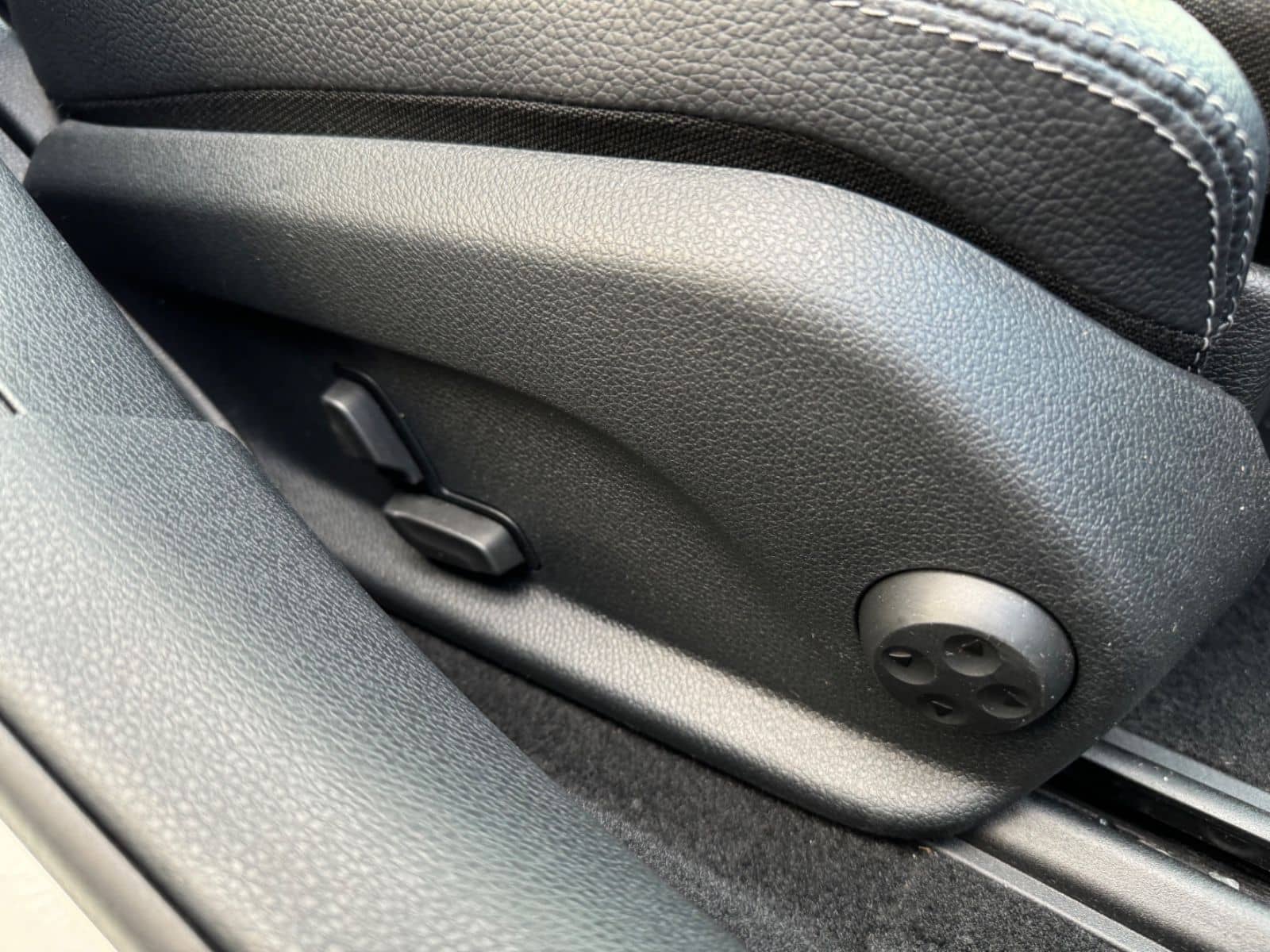 Mercedes-Benz C 180 CGI*AMG-LINE*NIGHTPAKET*AUTOM*LED*TEMPOMAT foto 15