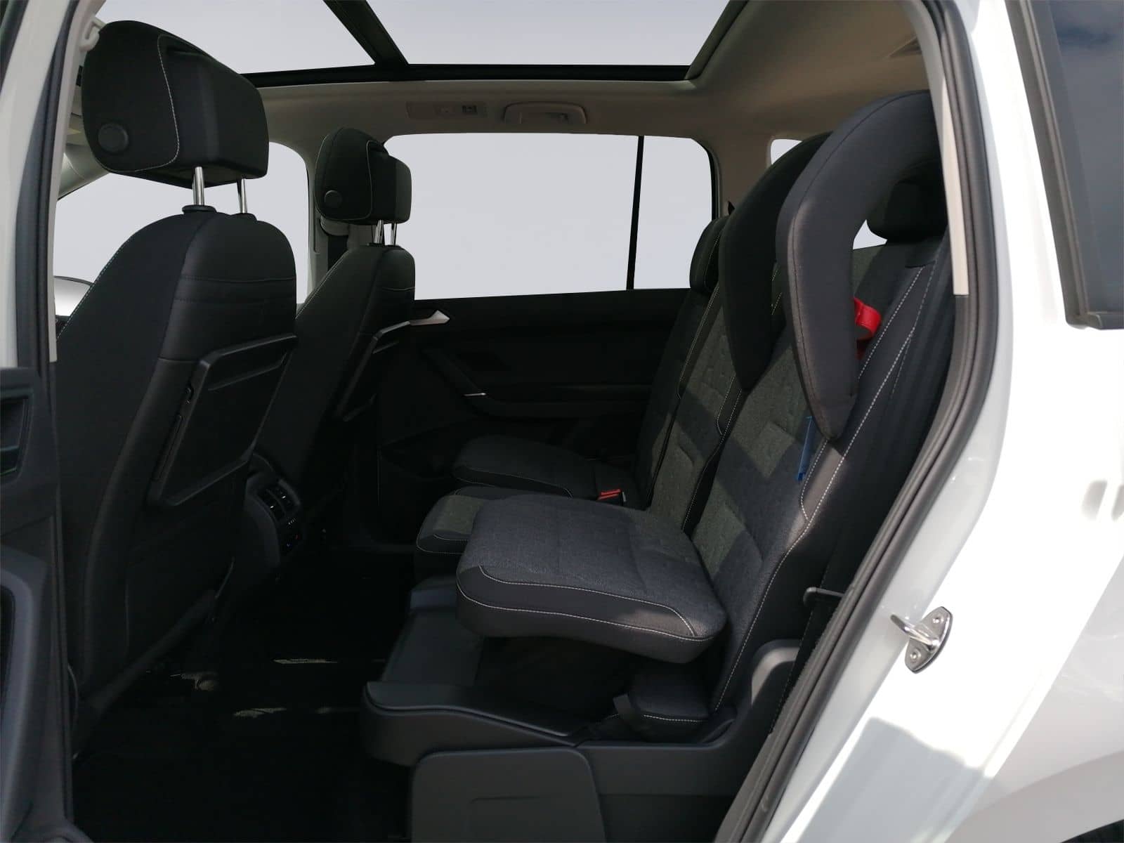 Volkswagen Touran R Line 1.5 TSI DSG PANO+AHK+7-SITZE+ foto 12