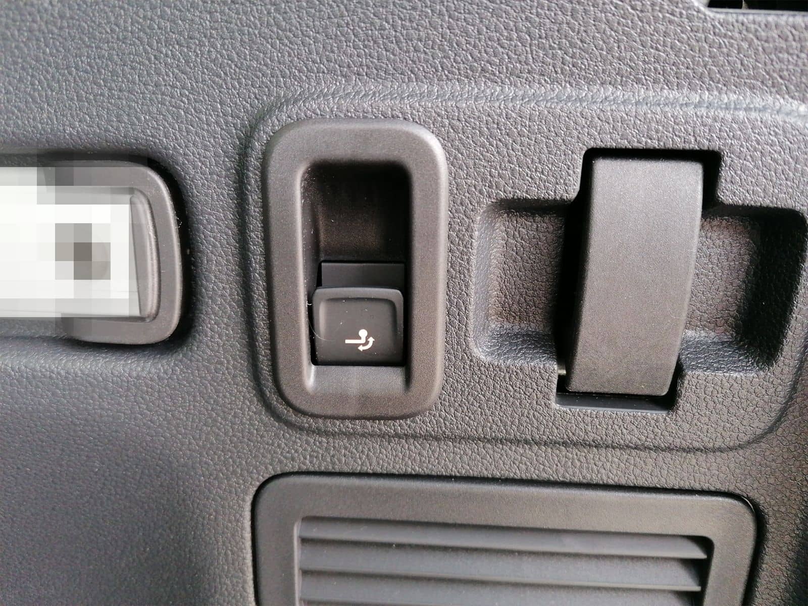 Volkswagen Touran R Line 1.5 TSI DSG PANO+AHK+7-SITZE+ foto 10