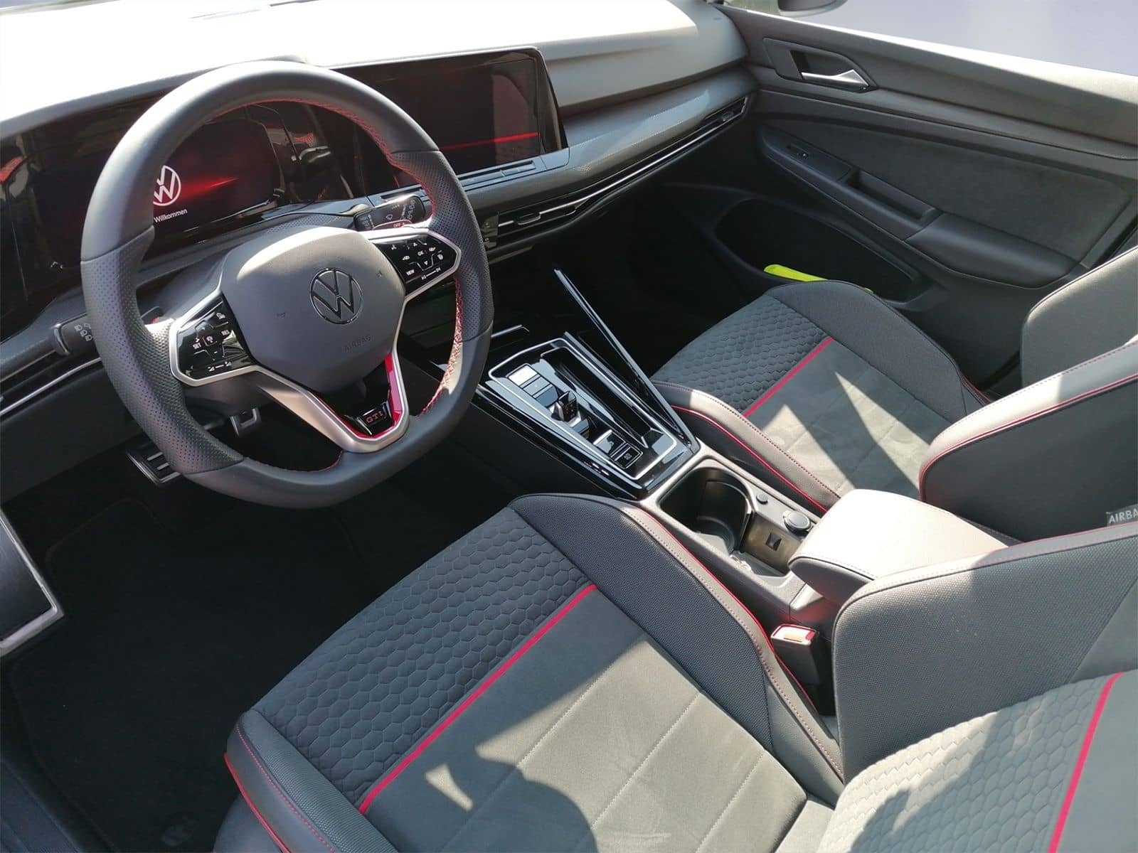 Volkswagen Golf VIII GTI Clubsport AKRA+PANO+DCC+MATRIX foto 12